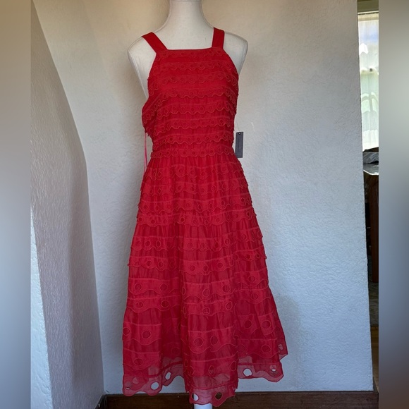 NWT Anthropologie Maeve Eyelet Halter Midi Dress Sz 6P
reddish-orange (coral) - Picture 15 of 15